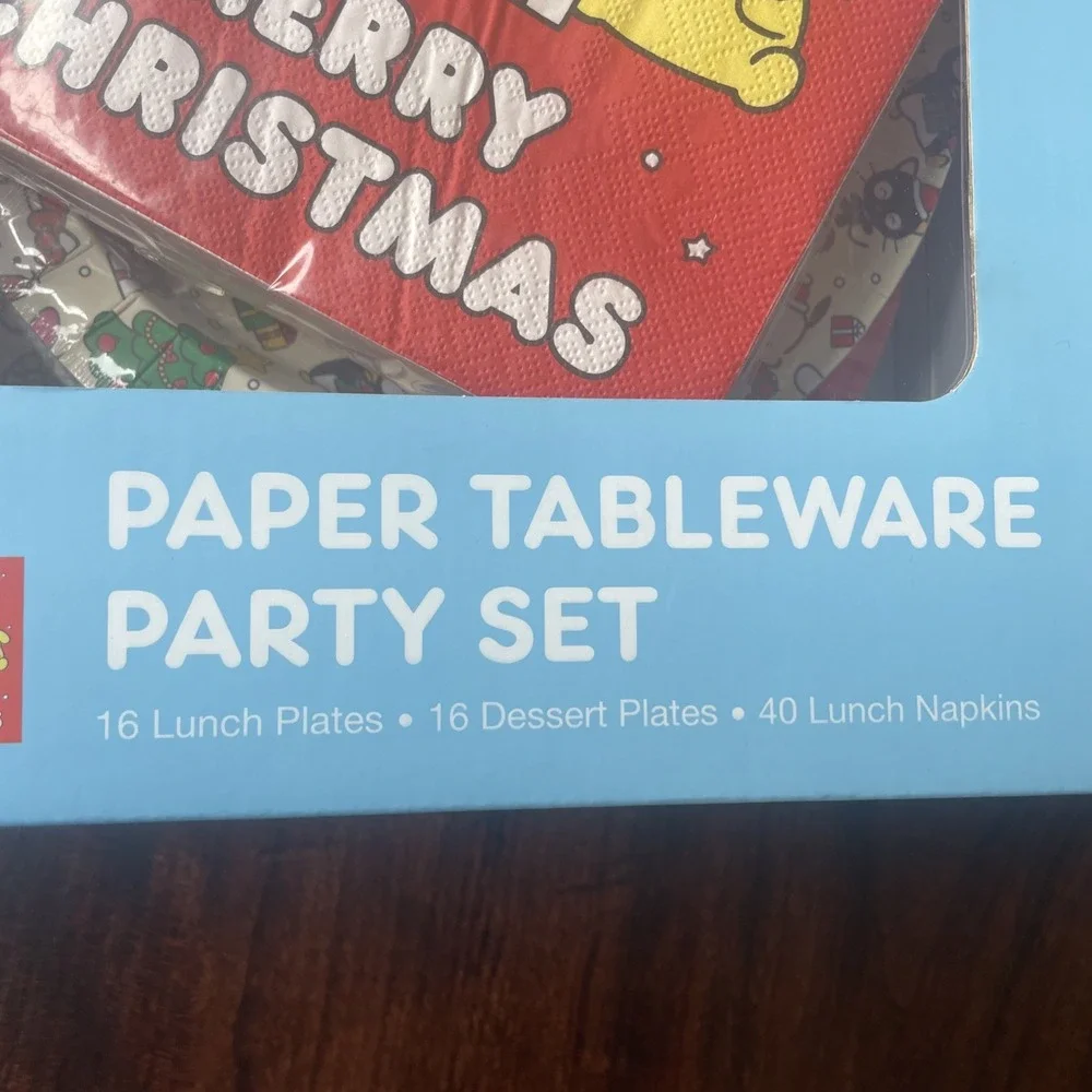Hello Kitty  Holiday Party Christmas Paper Plates Tableware‎ Party Set! NEW